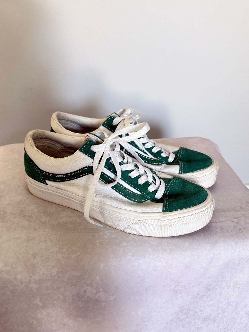 Vans White and Green Old Skool Low-Top Sneakers - Picture 6 of 8